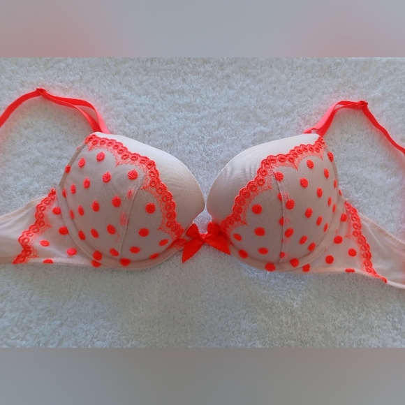 Victoria's Secret Push Up Padded Bra, Size 32D - Picture 3 of 16